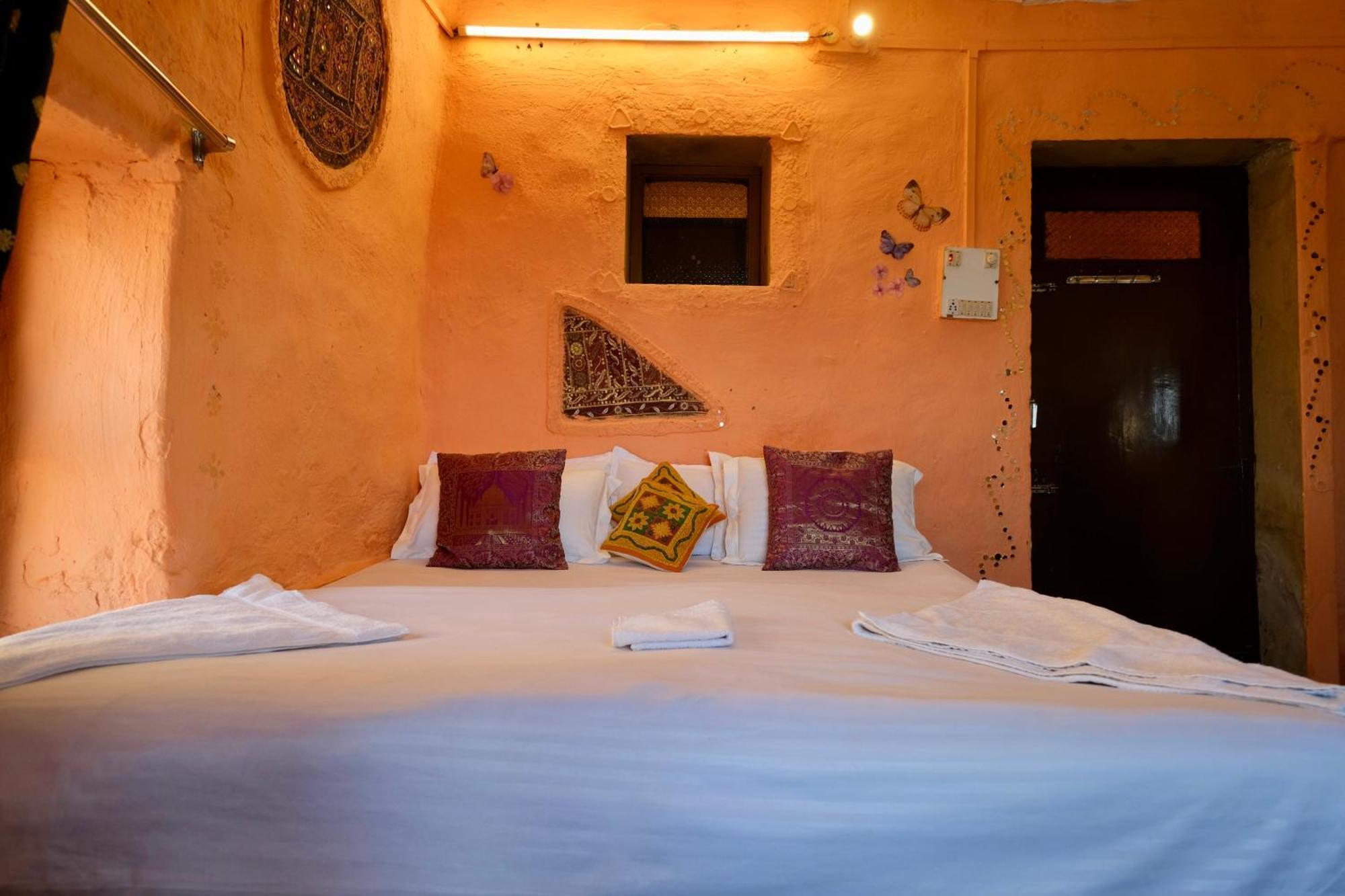 Saffron Guest House Джайсалмер Екстериор снимка