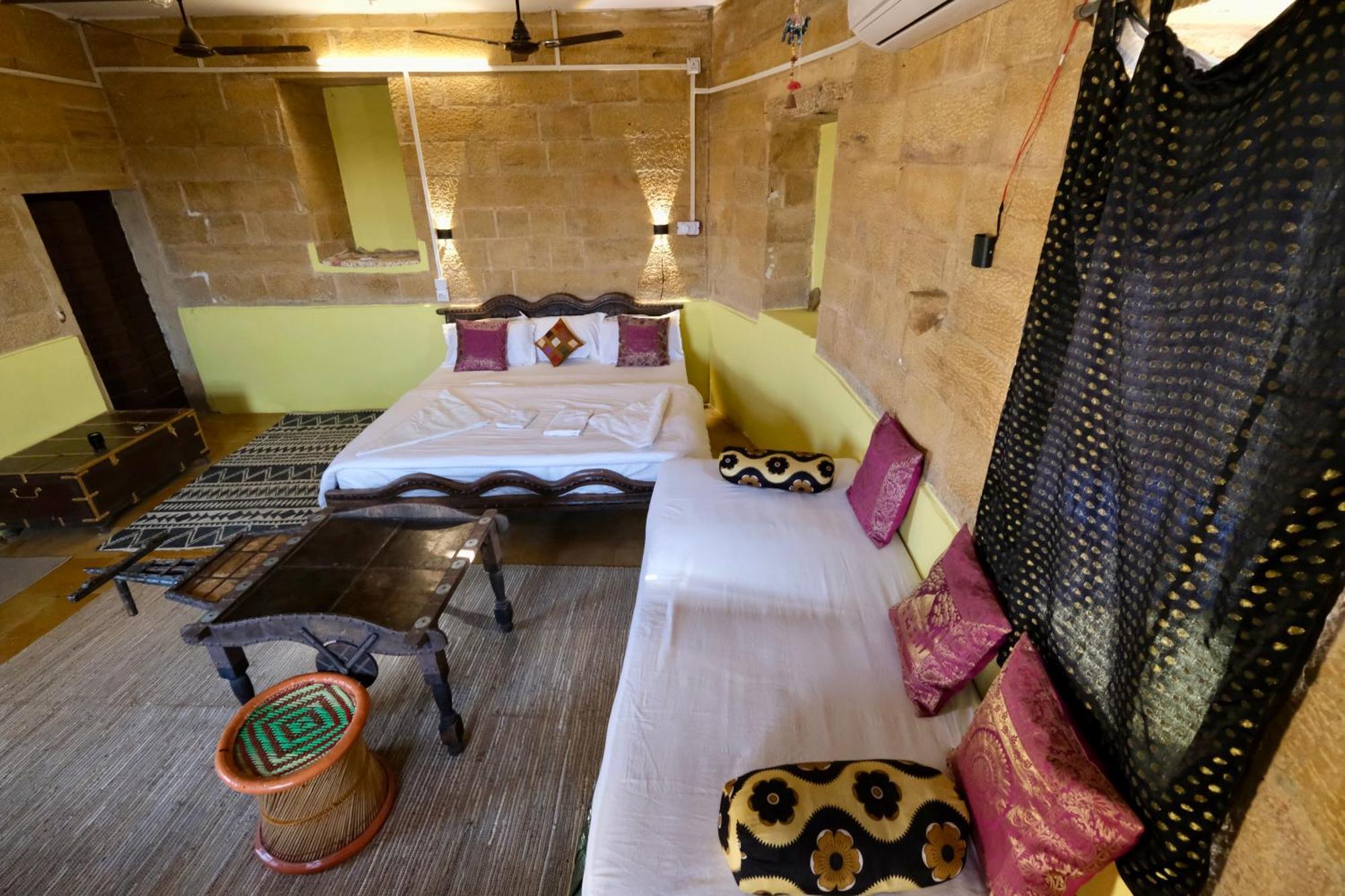 Saffron Guest House Джайсалмер Екстериор снимка