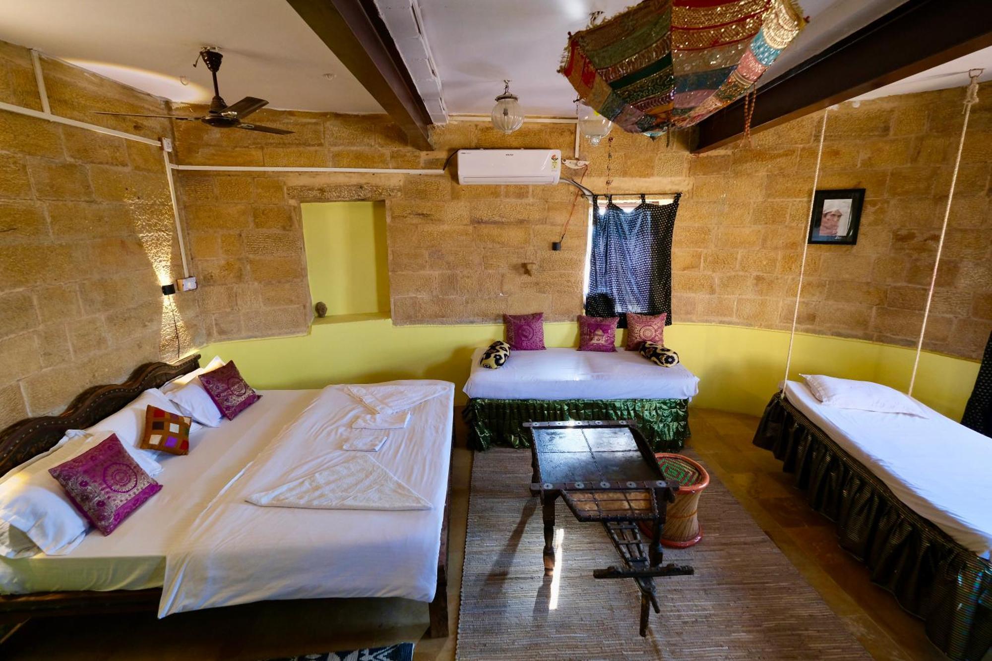 Saffron Guest House Джайсалмер Екстериор снимка