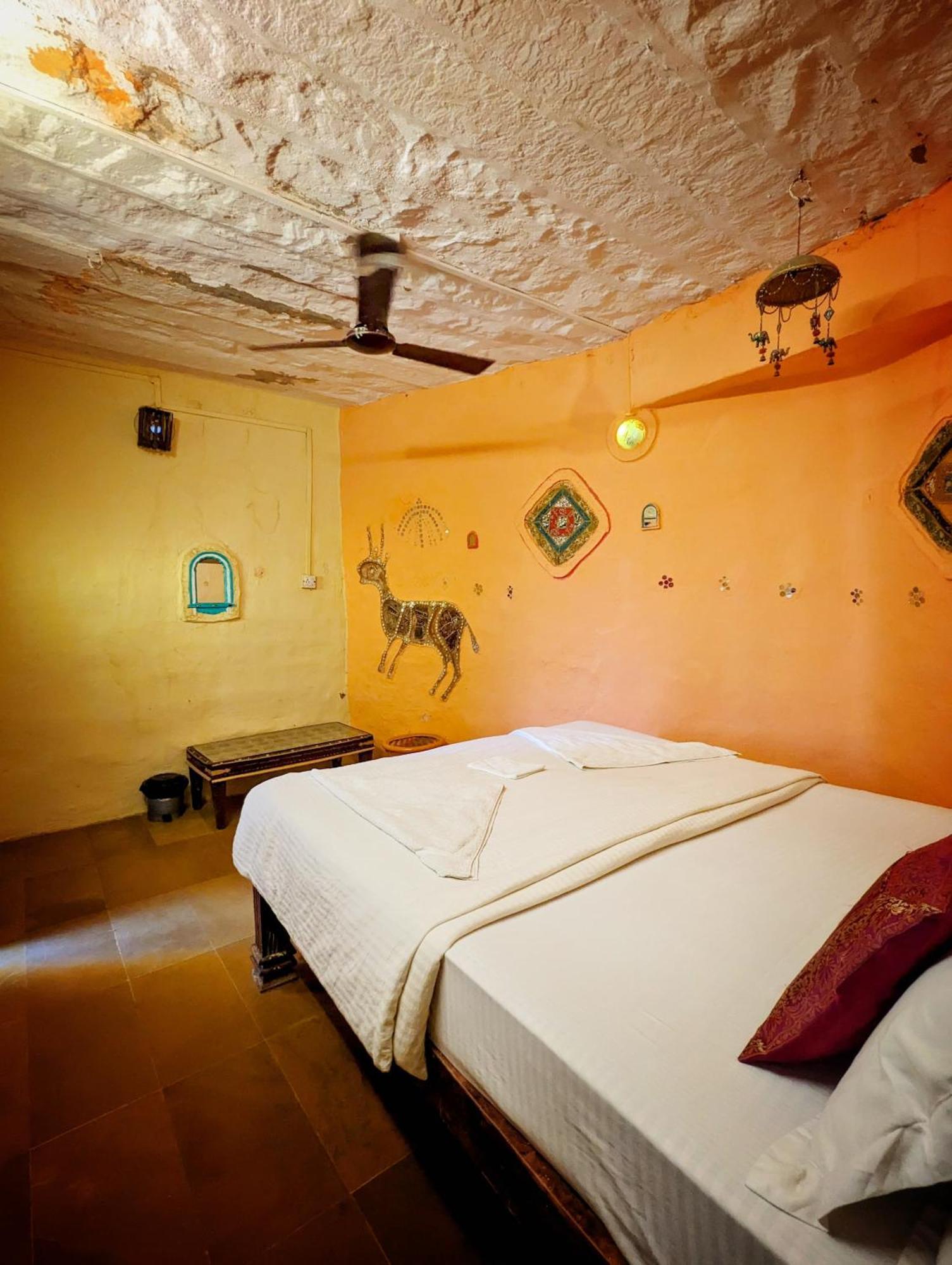 Saffron Guest House Джайсалмер Екстериор снимка